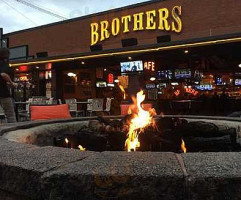 Brothers Grill outside