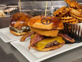 B-52 Burgers And Brew food
