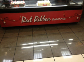 Red Ribbon Bakeshop outside