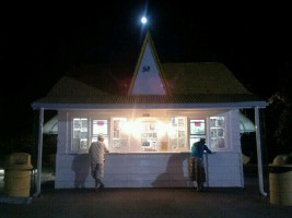 Pennsville Custard Stand outside