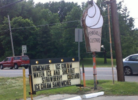 Pennsville Custard Stand outside