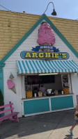 Archie's Ice Cream outside