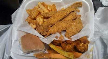 Crumpy's Wings & More food