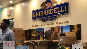 Ghirardelli Chocolate Outlet Ice Cream Shop inside