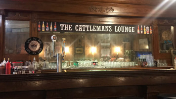 Cattleman's Lounge inside