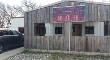 Axtell BBQ outside