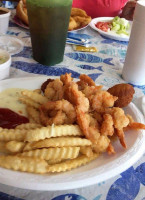 Hall's Seafood food