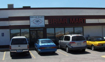 Briar Mart outside