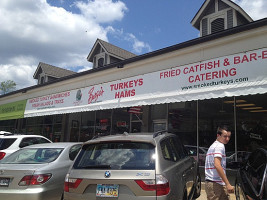 Burge's Hickory Smoked Turkeys & Hams outside