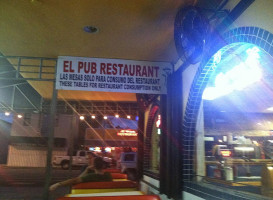 El Pub outside