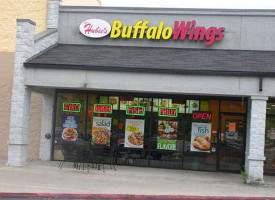 J Buffalo Wings outside