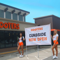 Hooters outside