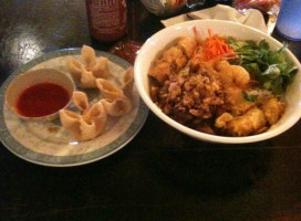 Hu Dat Noodle House food