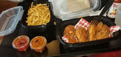 Kiki's Chicken Place food