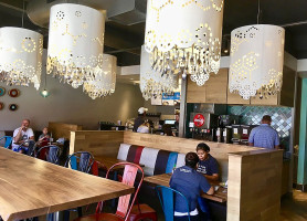 Luna Grill Encinitas inside