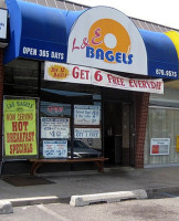 L E Bagels outside