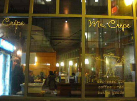 Mr. Crepe outside