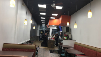 Mr Kabob Xpress inside