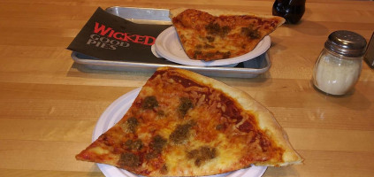 Wicked Good Pizza food