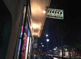 Mama Meatball's Pizzeria outside