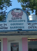 Megallon's Gourmet Barbeque outside