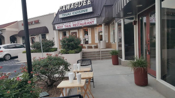 Sawasdee Thai Cuisine outside