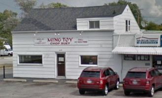 Ming Toy Carry Outs outside