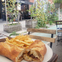 Olivier Bistro outside