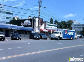 Northlake Tavern & Pizza House outside