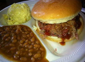 Poppa's Bbq food