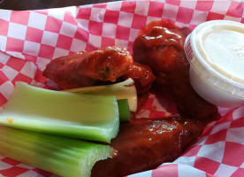 Smokeeaters Hot Wings food