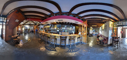 Dama Restaurant outside