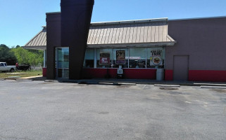 Huddle House outside