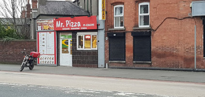 Wing Zone outside