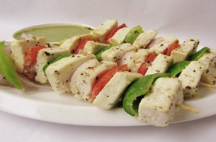 Ellyn's Tap Grill food