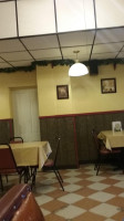 La Roma Pizza inside