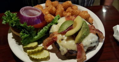 Guston’s Grille Tap food