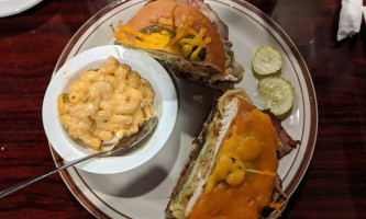 Guston’s Grille Tap food