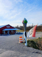 Rocky Point Creamery outside