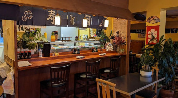 Sushi Hana inside