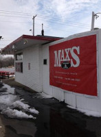 Maxs Burgers And Gyros outside