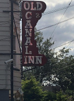 Old Canal Inn outside