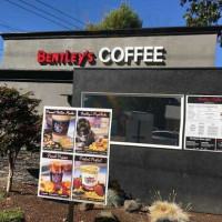 Bentley's Coffee outside