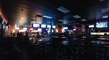 Gators Sports And Grill inside