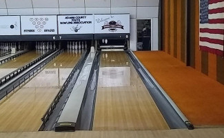 Spare Time Lanes outside