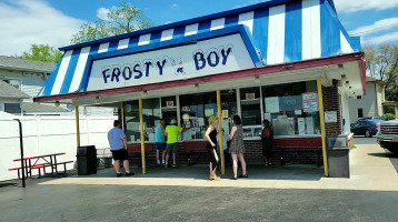 Frosty Boy outside