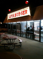 Blake's Lotaburger outside