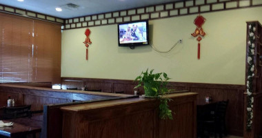 Lins China inside