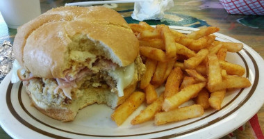 Quebedeaux's Cajun Cafe food