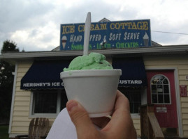 Ice Cream Cottage outside